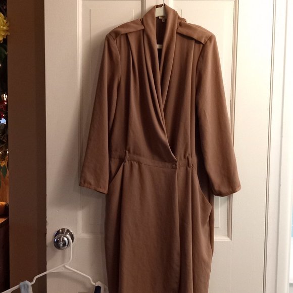 Aritzia Franco Wrap Dress size 2 - Picture 1 of 8